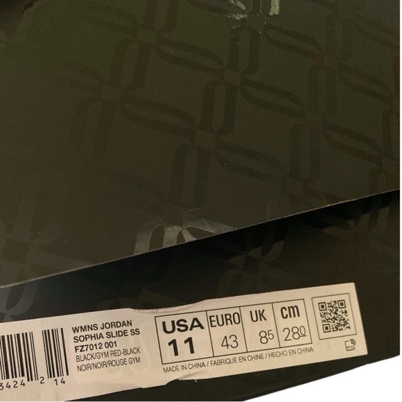 JORDAN SOPHIA Platform SLIDES MULE Size 11 Black Red AIR JORDAN Letters Gothic - Picture 5 of 12